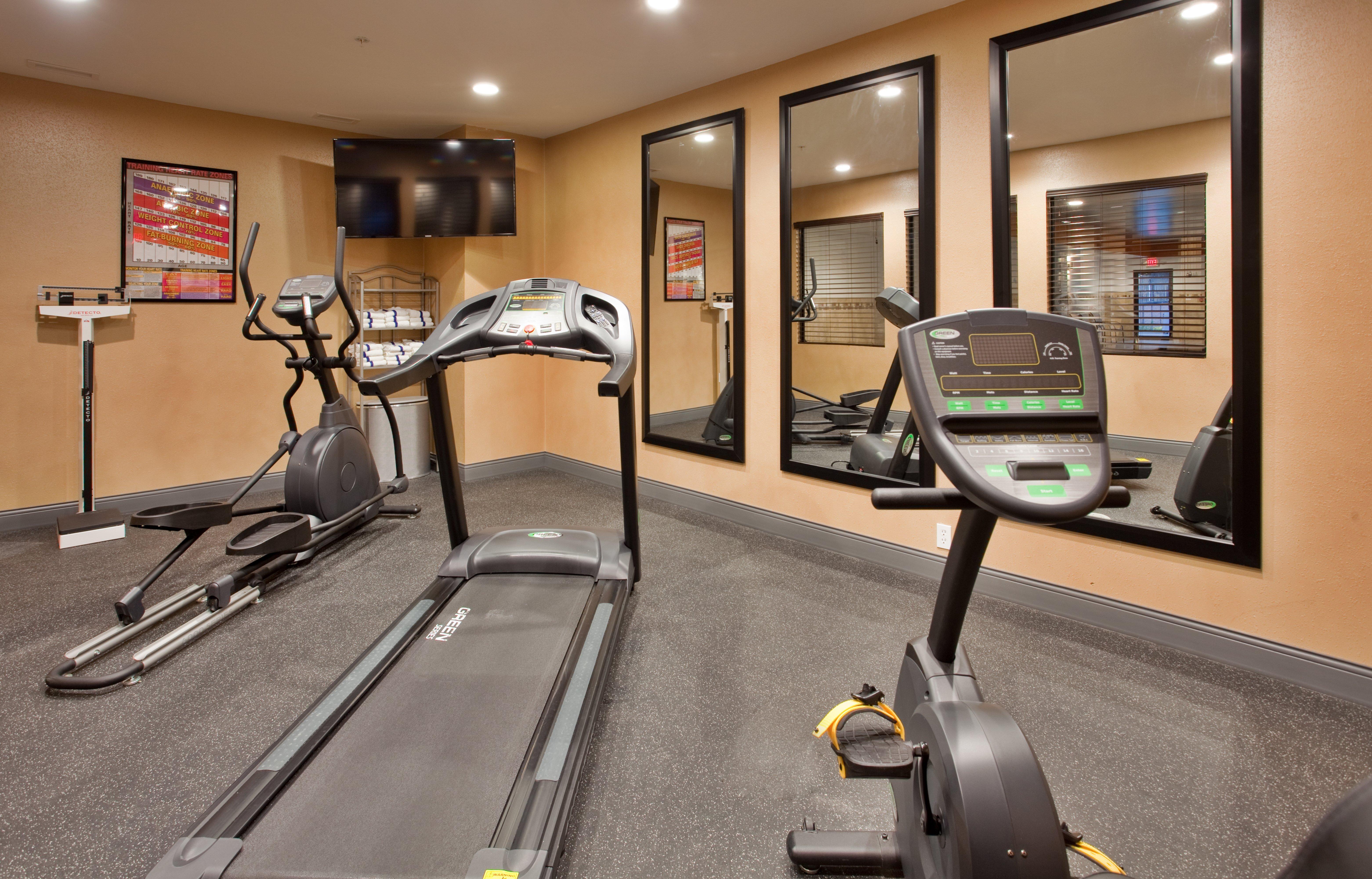 Holiday Inn Express & Suites St Louis Airport By Ihg Woodson Terrace Extérieur photo