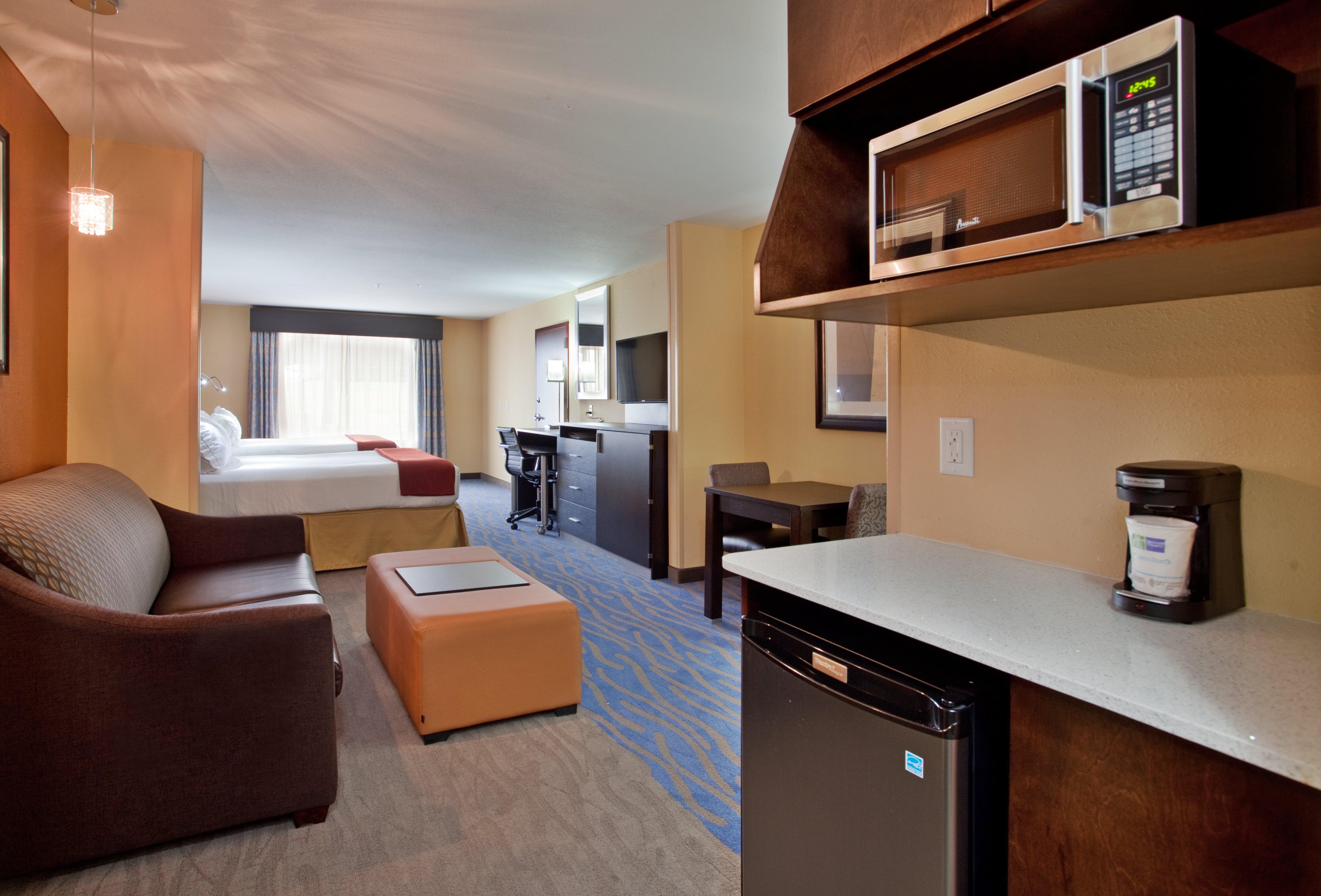 Holiday Inn Express & Suites St Louis Airport By Ihg Woodson Terrace Extérieur photo