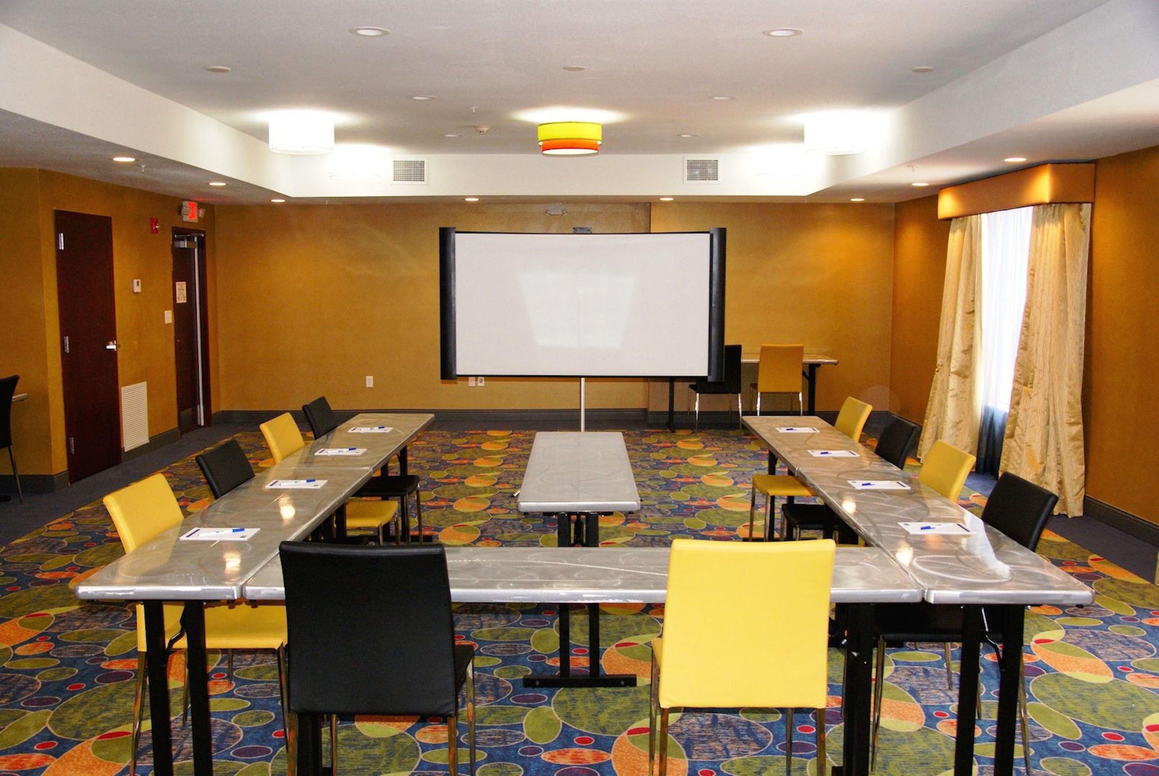 Holiday Inn Express & Suites St Louis Airport By Ihg Woodson Terrace Extérieur photo