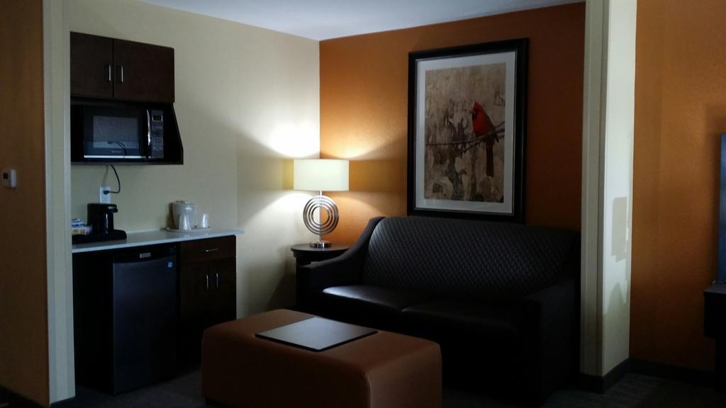 Holiday Inn Express & Suites St Louis Airport By Ihg Woodson Terrace Chambre photo