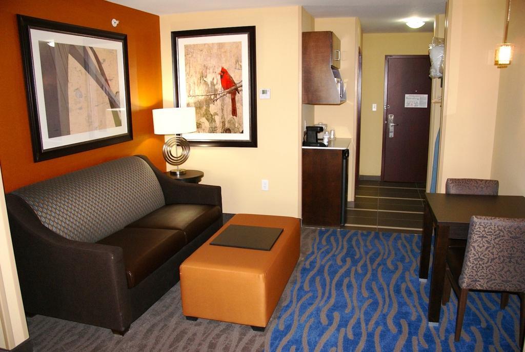 Holiday Inn Express & Suites St Louis Airport By Ihg Woodson Terrace Chambre photo
