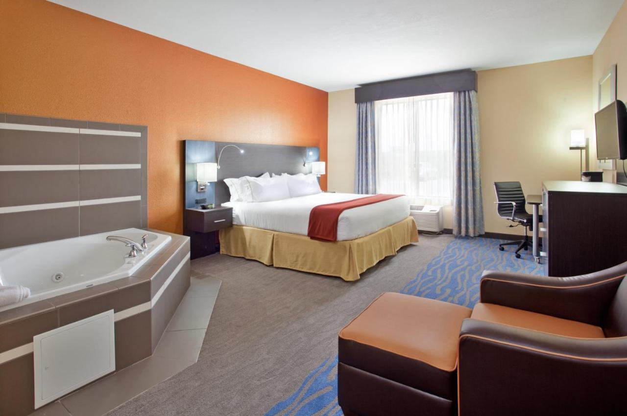 Holiday Inn Express & Suites St Louis Airport By Ihg Woodson Terrace Extérieur photo